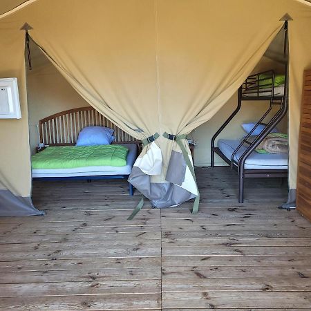 Camping Les Chenes Verts Meschers-sur-Gironde Exterior photo