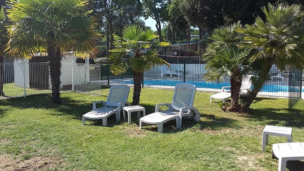 Camping Les Chenes Verts Meschers-sur-Gironde Exterior photo
