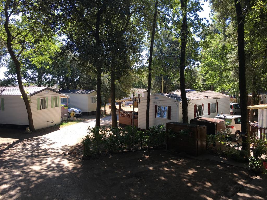 Camping Les Chenes Verts Meschers-sur-Gironde Exterior photo