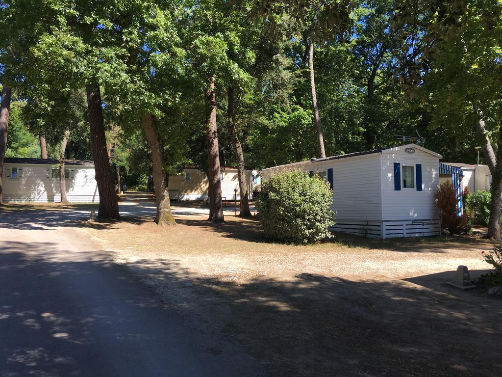 Camping Les Chenes Verts Meschers-sur-Gironde Exterior photo